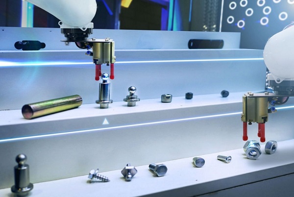 激光焊接機(jī)在平時(shí)該如何維護(hù)? 激光焊接機(jī)在平時(shí)該如何維護(hù)?