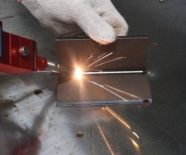 激光焊接機(jī)的分類有哪些? 激光焊接機(jī)的分類有哪些?