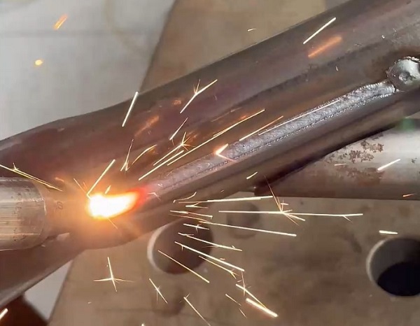 激光焊接機用交流電還是直流電? 激光焊接機用交流電還是直流電?