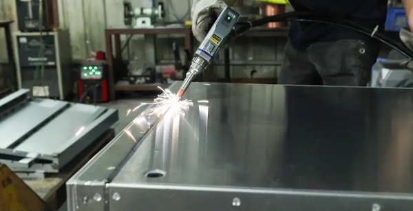 激光焊接機如何進行光路調整? 激光焊接機如何進行光路調整?