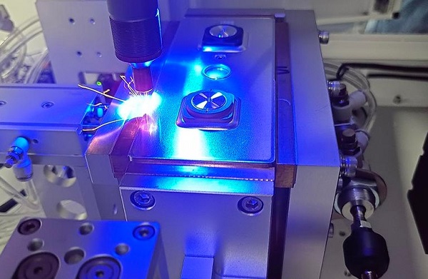 鋰電池激光焊接機如何保證焊接效果的一致性和穩定性? 鋰電池激光焊接機如何保證焊接效果的一致性和穩定性?