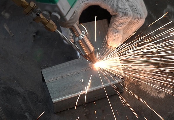 激光焊接機操作 激光焊接機操作