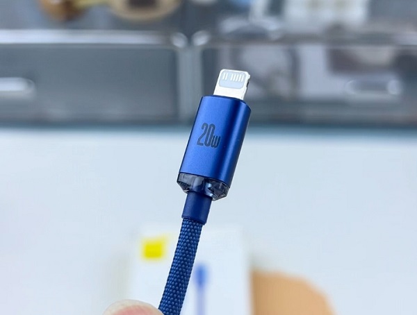 激光焊接機焊接USB手機數據線方案