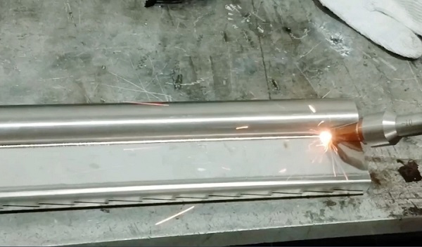 激光焊接機焊接時有焊渣的原因