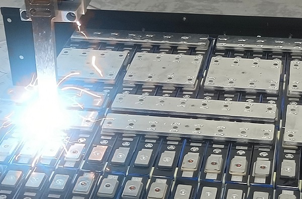鋰電池激光焊接機到底有什么優勢? 鋰電池激光焊接機到底有什么優勢?