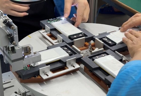 連續激光焊接機和激光點焊機的區別 連續激光焊接機和激光點焊機的區別