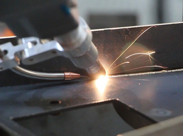 手持式激光焊接機開機步驟 手持式激光焊接機開機步驟