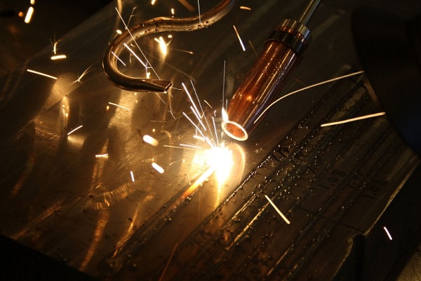 激光焊接機的激光輸出穩定性受哪些因素影響？