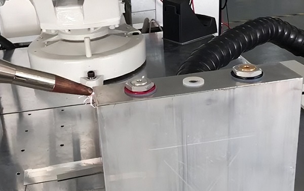 激光焊接機在鋰電池密封焊接工藝中的應用 激光焊接機在鋰電池密封焊接工藝中的應用