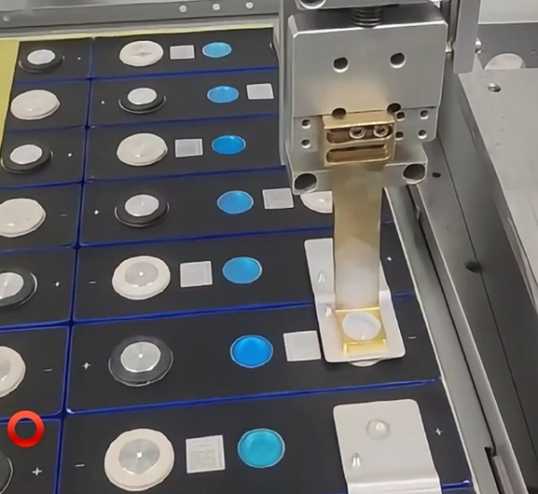 激光焊接機:通過智能化控制實現(xiàn)焊接過程的高效優(yōu)質(zhì)生產(chǎn) 激光焊接機:通過智能化控制實現(xiàn)焊接過程的高效優(yōu)質(zhì)生產(chǎn)