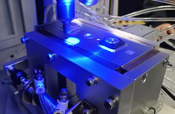 鋰電池自動激光焊接 鋰電池自動激光焊接