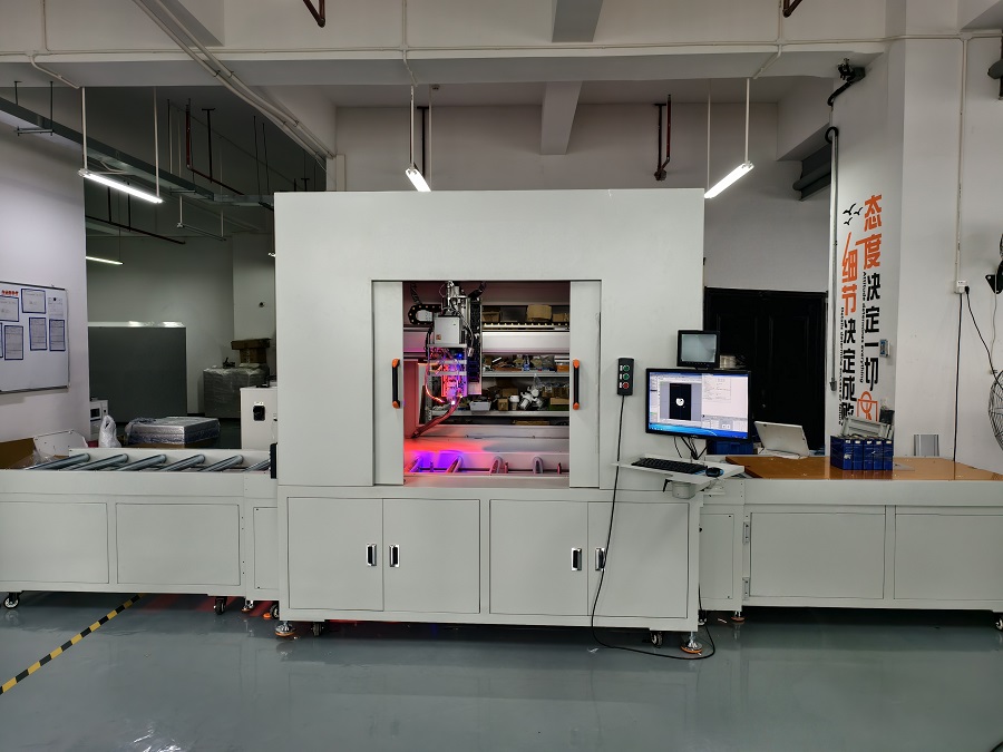 激光焊接機的安全防護:從設備設計到操作規范的全方位保障 激光焊接機的安全防護:從設備設計到操作規范的全方位保障